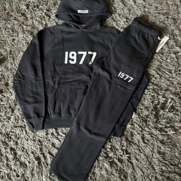 Essentials 1977 FW22 Set Size Large